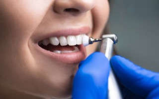 Отбеливание зубов в стоматологии: эффективные методы и советы