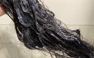 С помощью какой косметики можно восстановить повреждённые волосы?