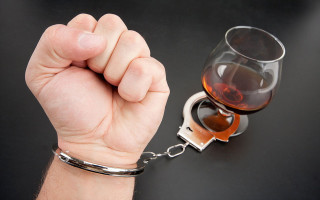 Проблема алкогольной зависимости в обществе: источники, последствия и пути решения