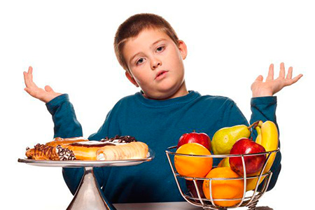 Как убрать живот у ребёнка: упражнения и питание