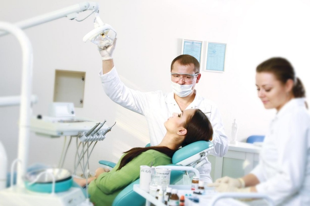 В какую стоматологическую клинику обратиться?